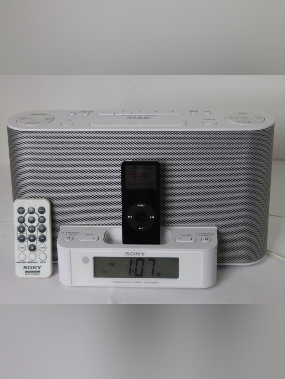 Sony Fm/Am Clock Radio ICF-CS10iP & ipod A1137